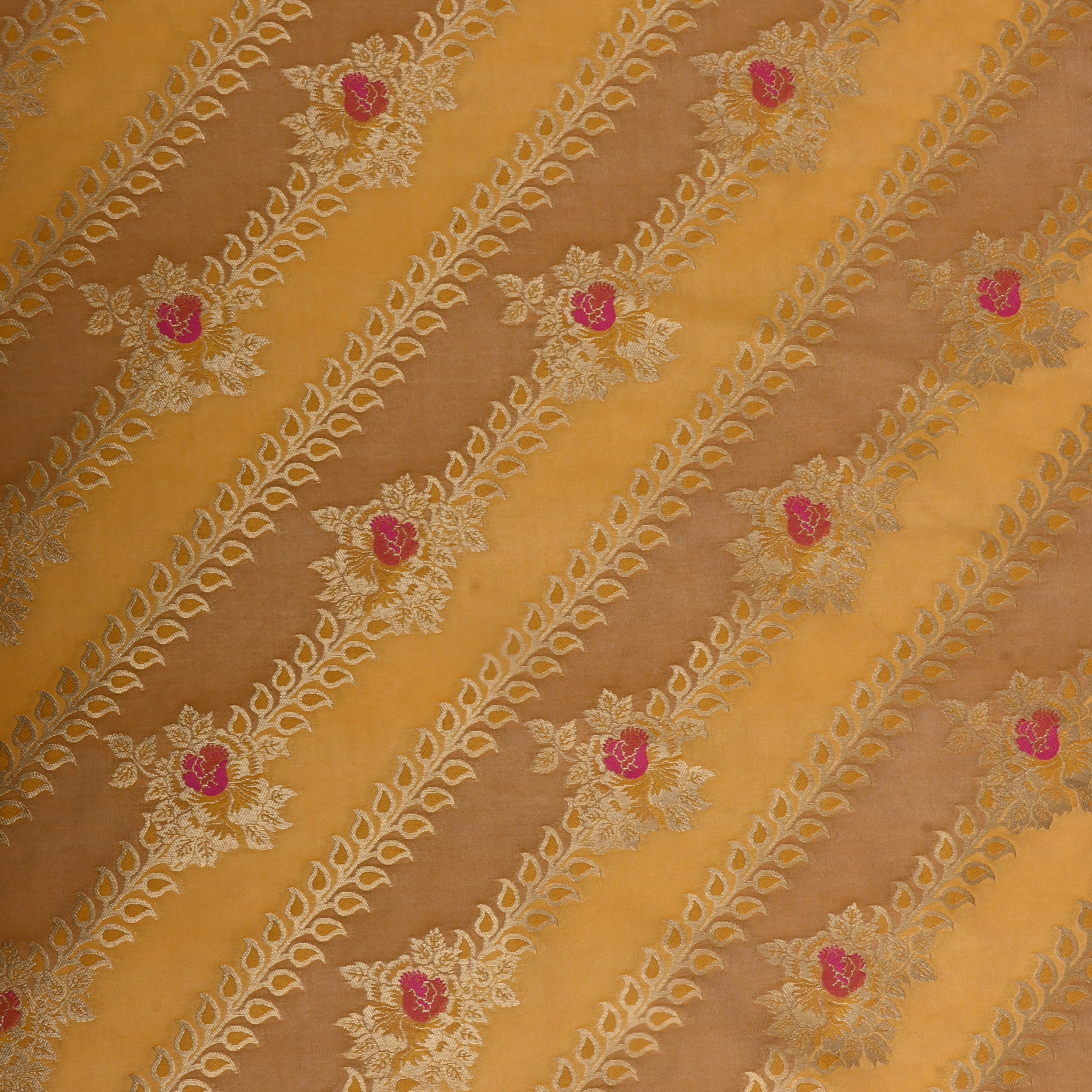 Dual Colour Banarasi Fabric With Leheriya Pattern