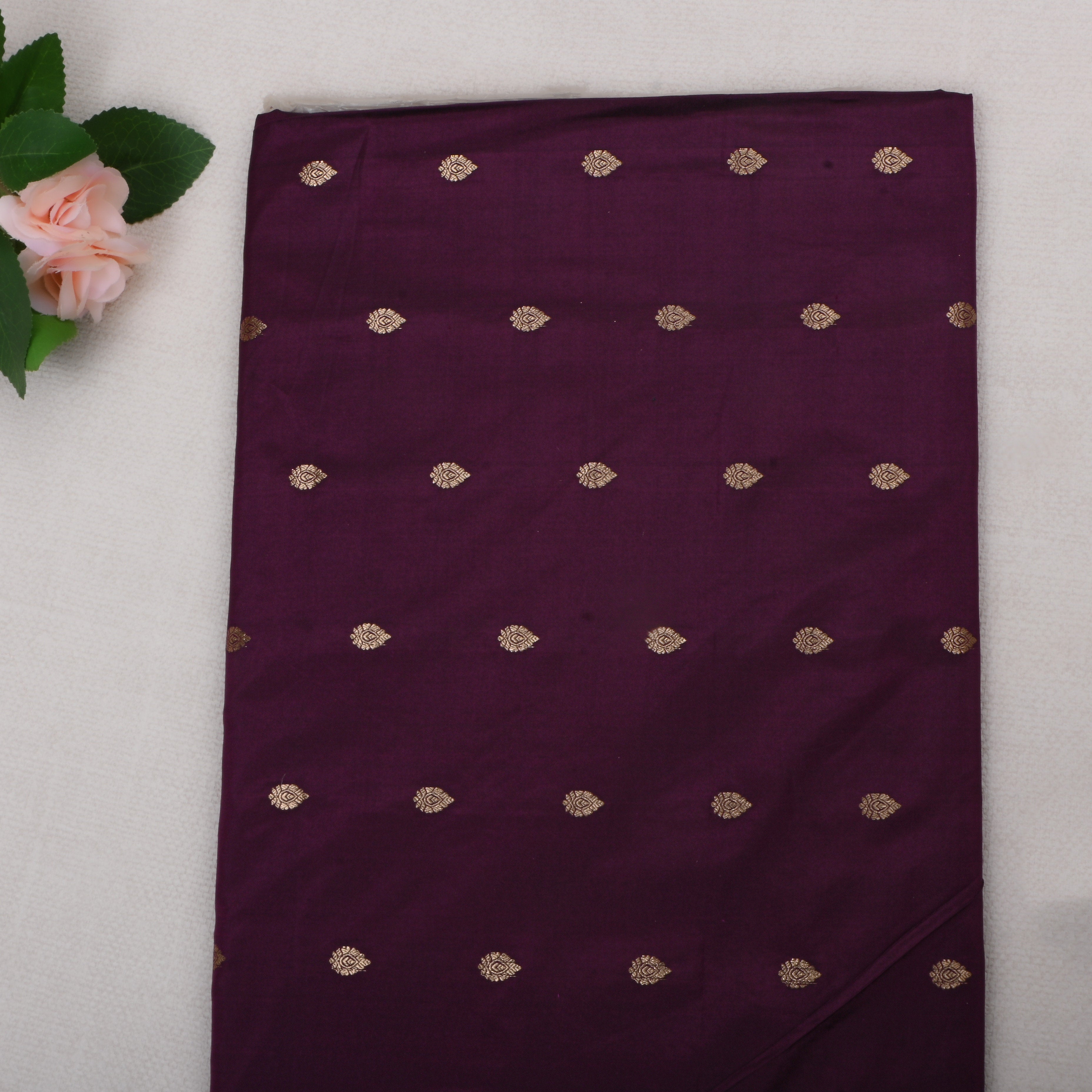 Eggplant Reddish Magenta Jamawar Silk Fabric With Butti'S