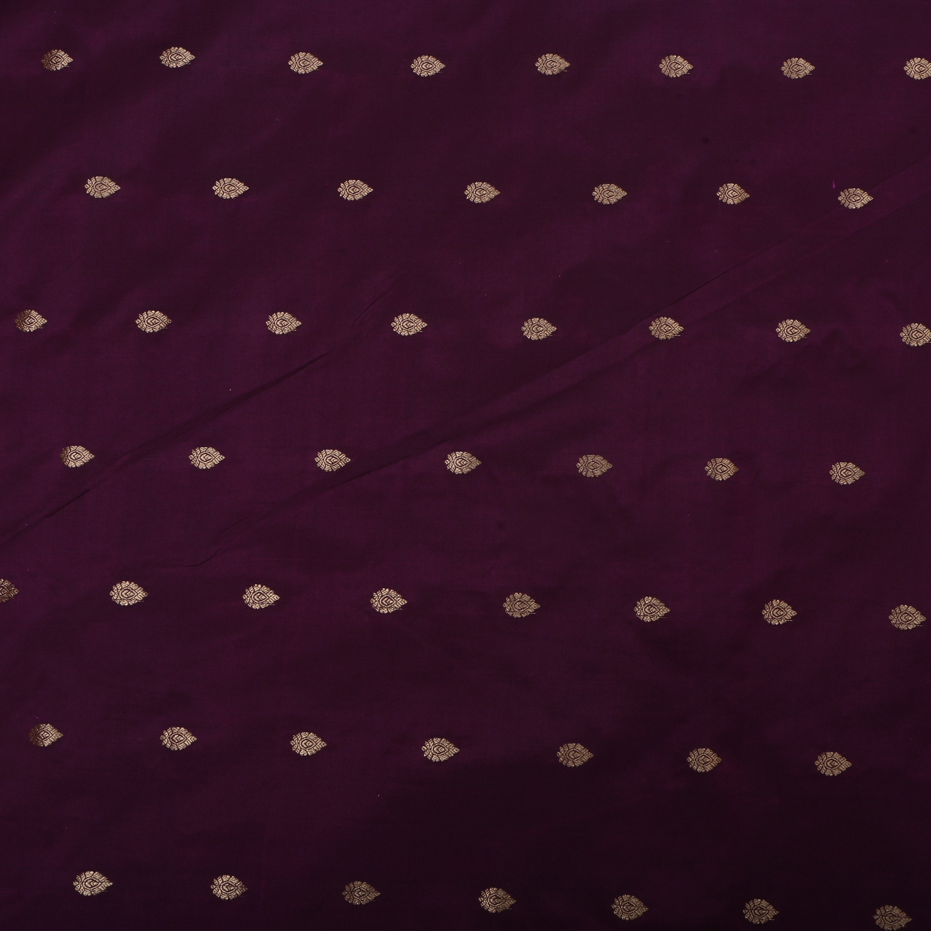 Eggplant Reddish Magenta Jamawar Silk Fabric With Butti'S