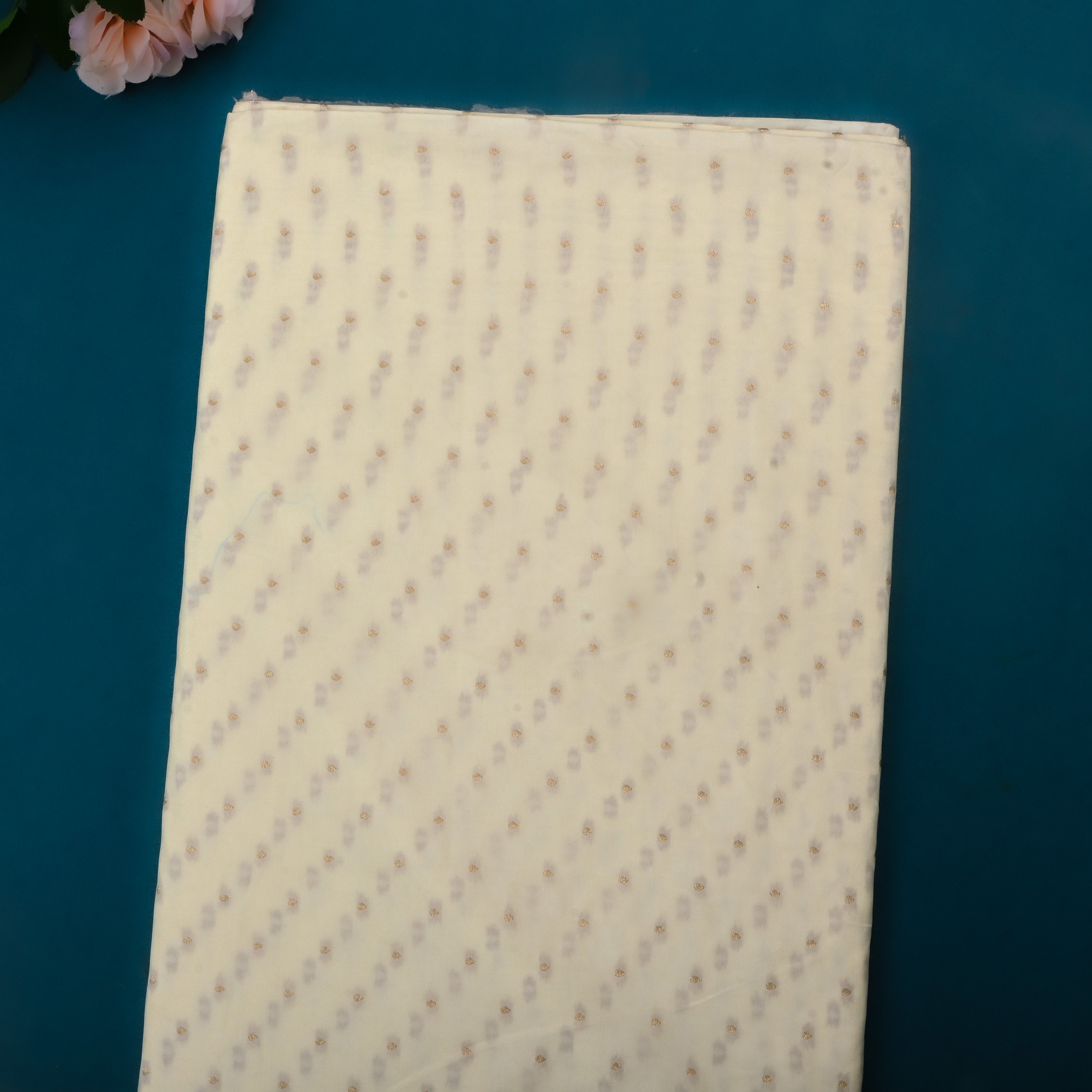 Off-White Jamawar Silk Fabric With Butti'S