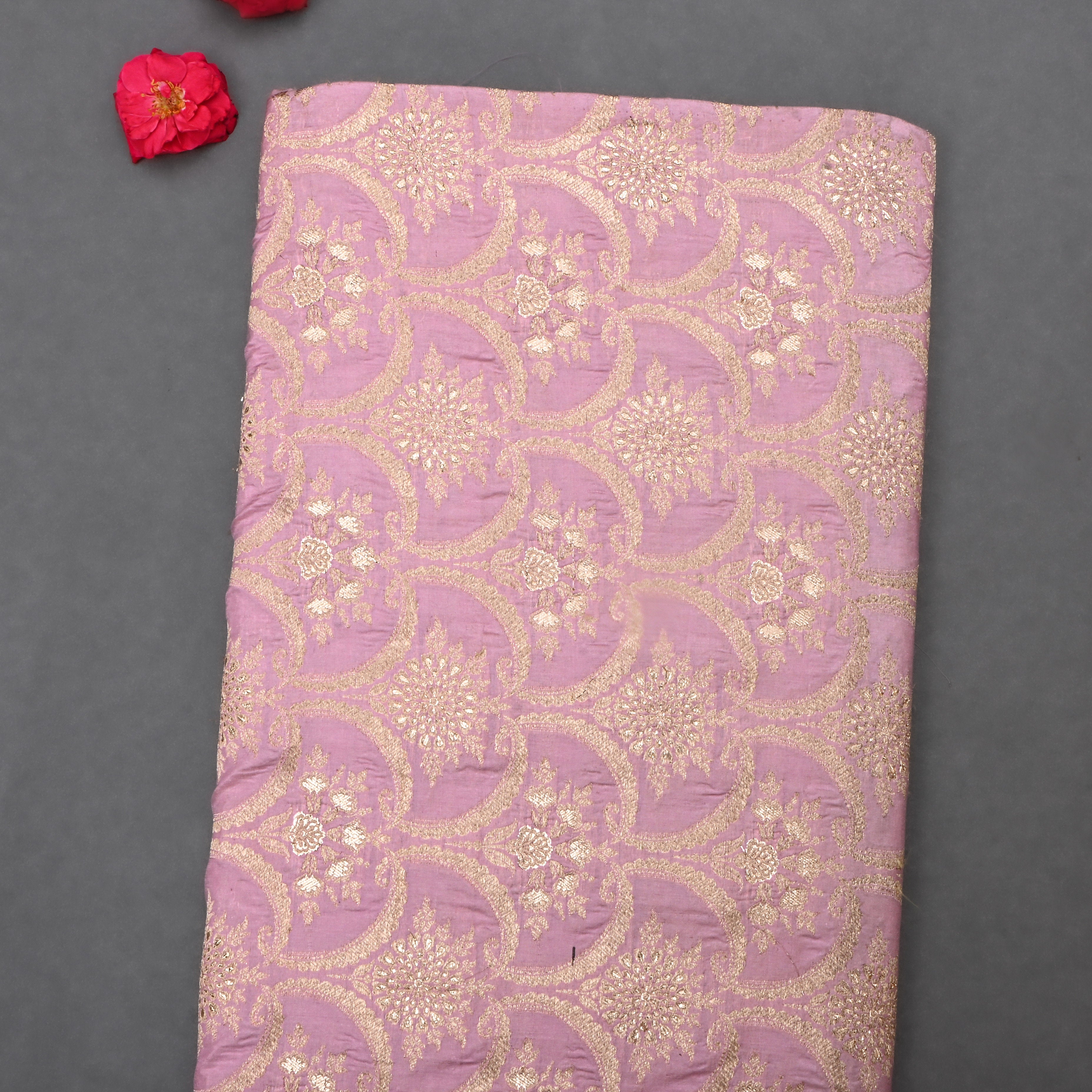 Faded Pink Jamawar Silk Fabric With Scallop Design
