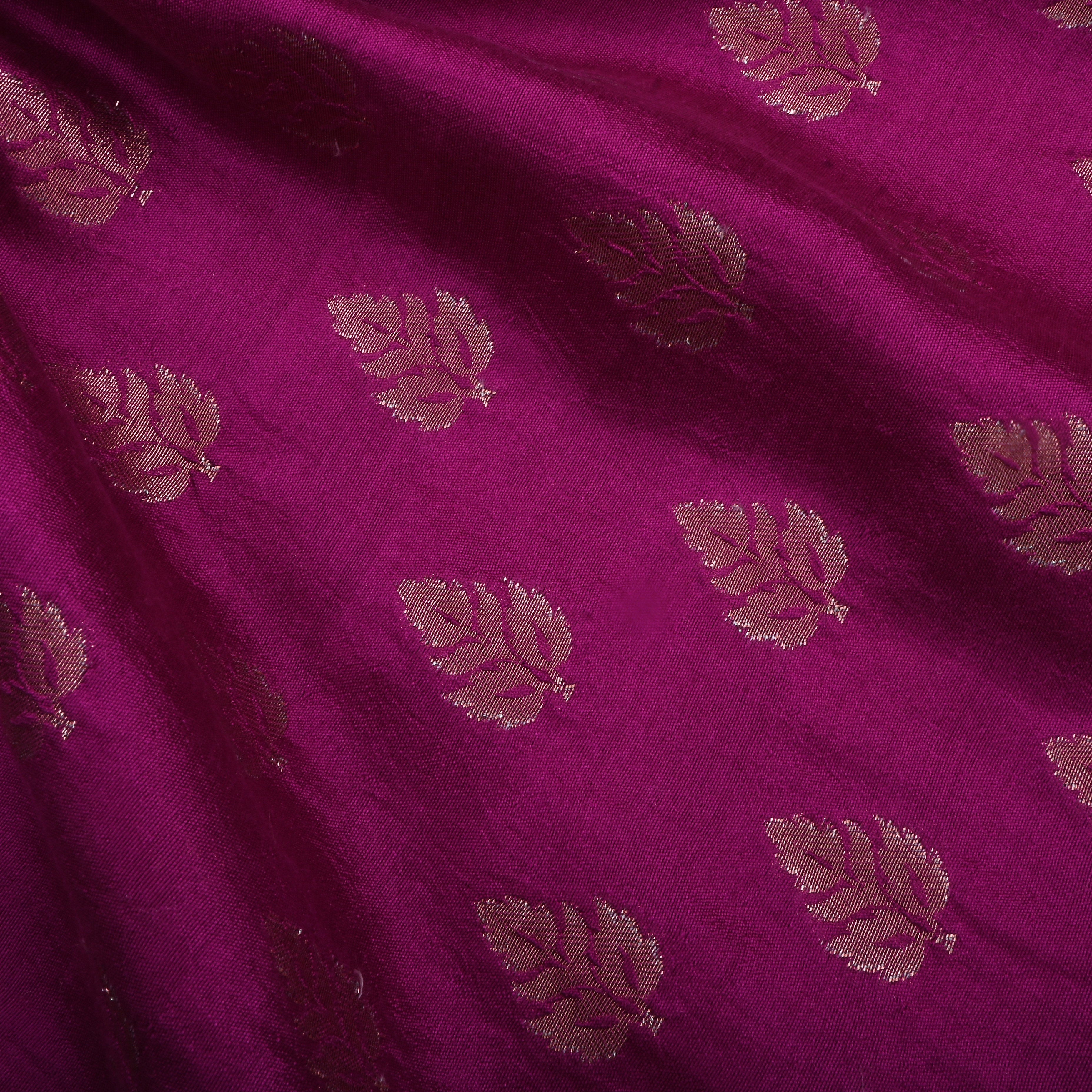 Mulberry Magenta Red Jamawar Silk Fabric With Butti'S